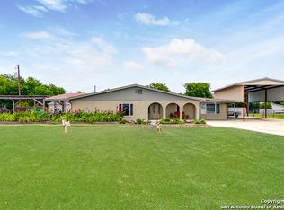 341 Stagecoach Hill Dr, Seguin, TX 78155