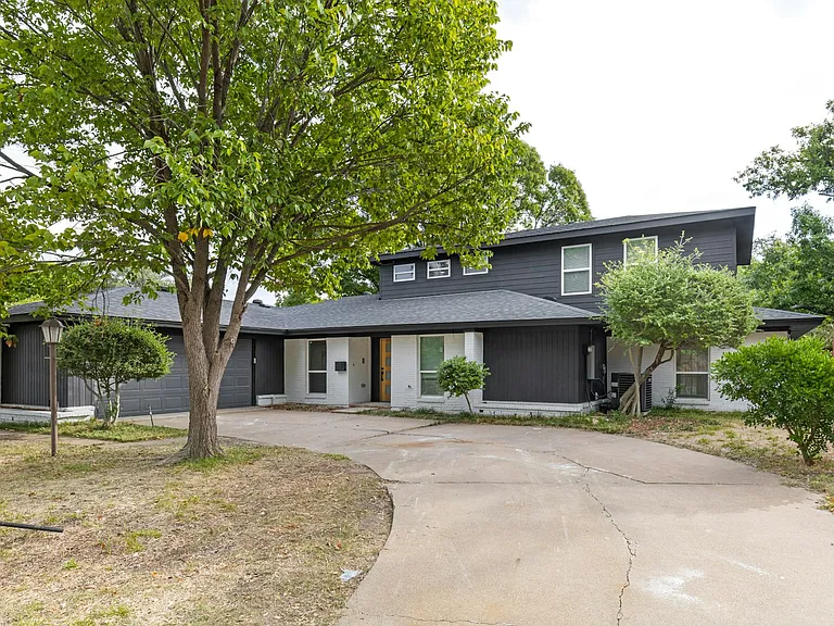 15655 Regal Hill Cir — Photo 2