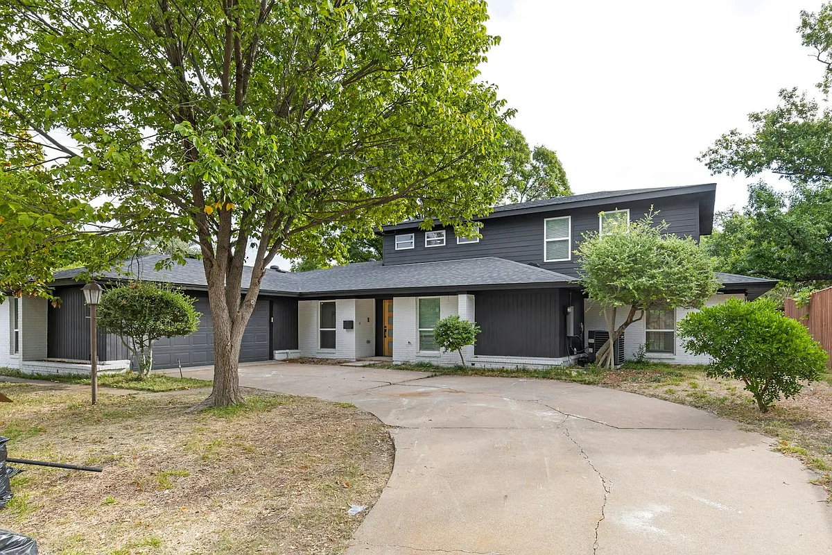 Building Photo - 15655 Regal Hill Cir