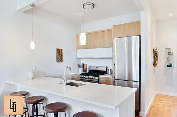 Rented by Loom Group | media 12