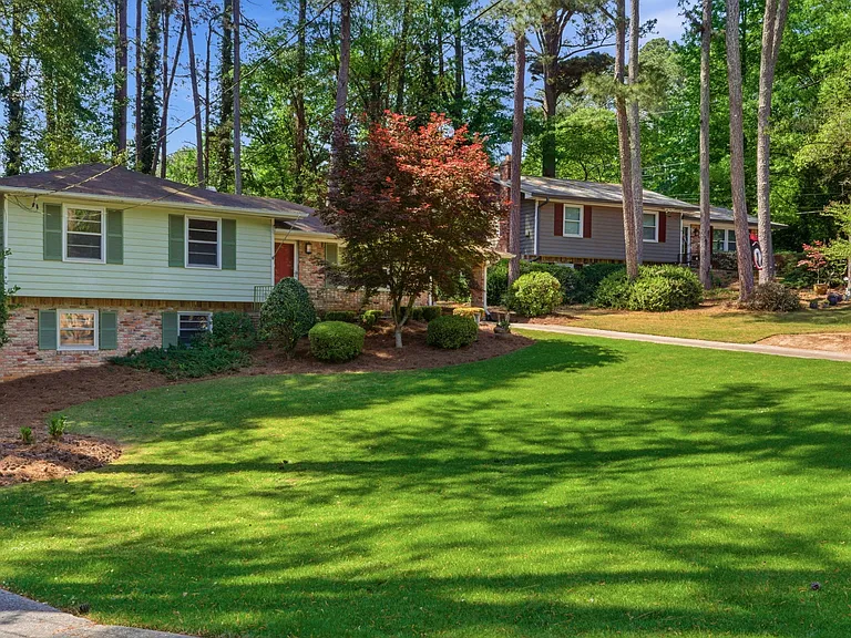 2722 Frontier Ct — Photo 3