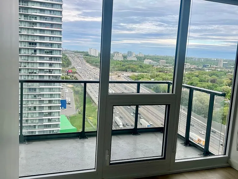 85 McMahon Dr #2201 — Photo 14