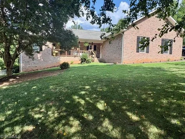 226 Barefield Dr, Millers Creek, NC 28651