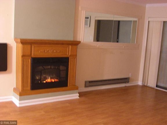 3rd image of 925 30th Ave S APT 305