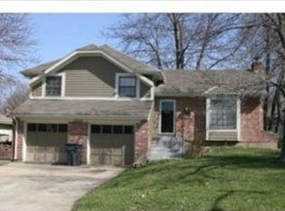 1952 E Stratford Rd, Olathe, KS 66062