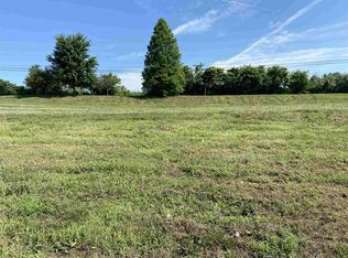 5600 Lenox Dr, Newburgh, IN 47630