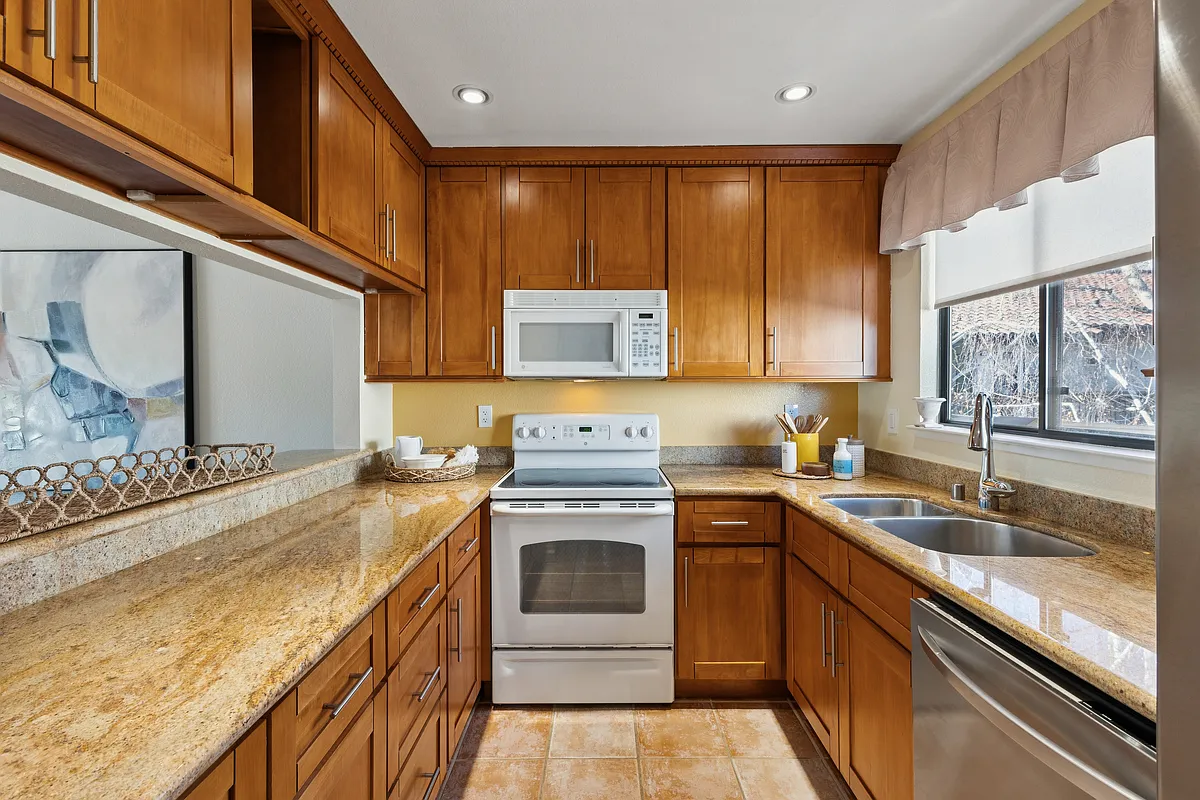 Building Photo - 1632 S Villa Way #1632