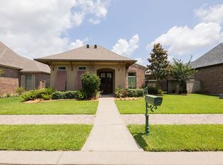 223 Gleneagles Cir, Broussard, LA 70518