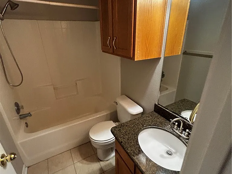 2906 Elise Ln — Photo 9