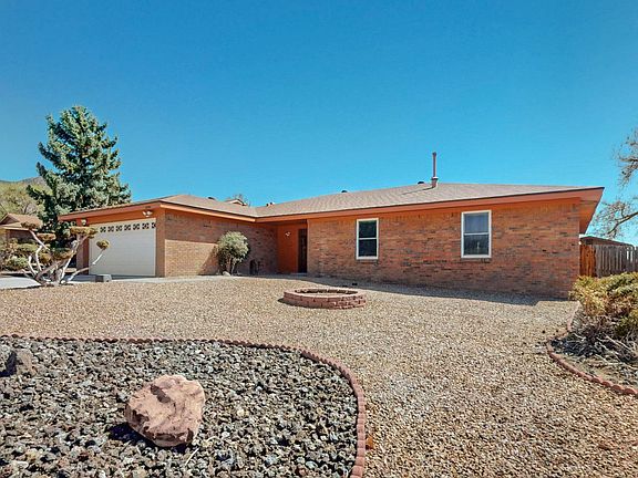 2nd image of 12104 El Dorado Pl NE