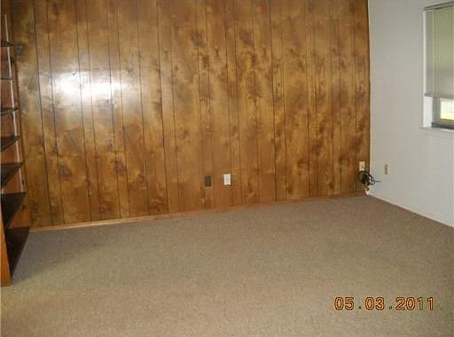 2nd image of 1401 W Bishop Dr