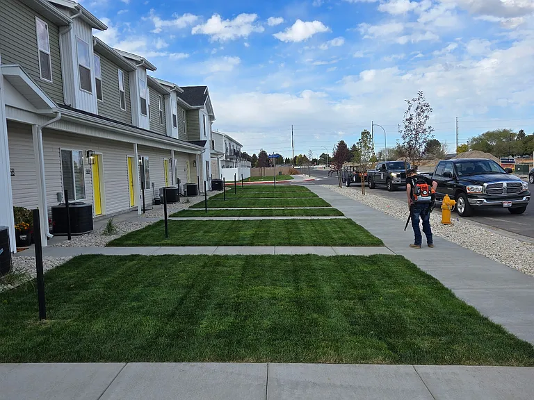 Equinox on Lincoln — Photo 140