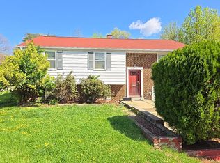9716 Franklin Ave, Lanham, MD 20706