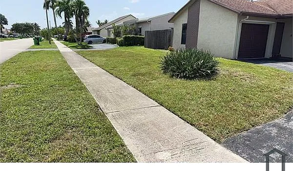 11651 NW 37th Pl — Photo 3