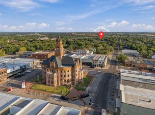 803 N State St, Decatur, TX 76234