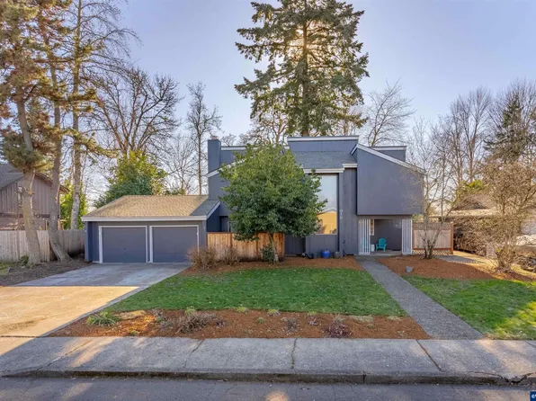 918 Lawnview St NE, Keizer, OR 97303
