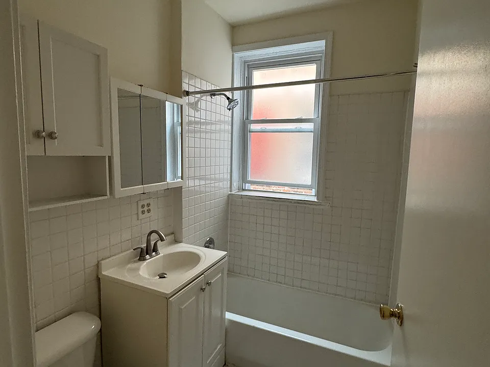 2151 W Walton St #2