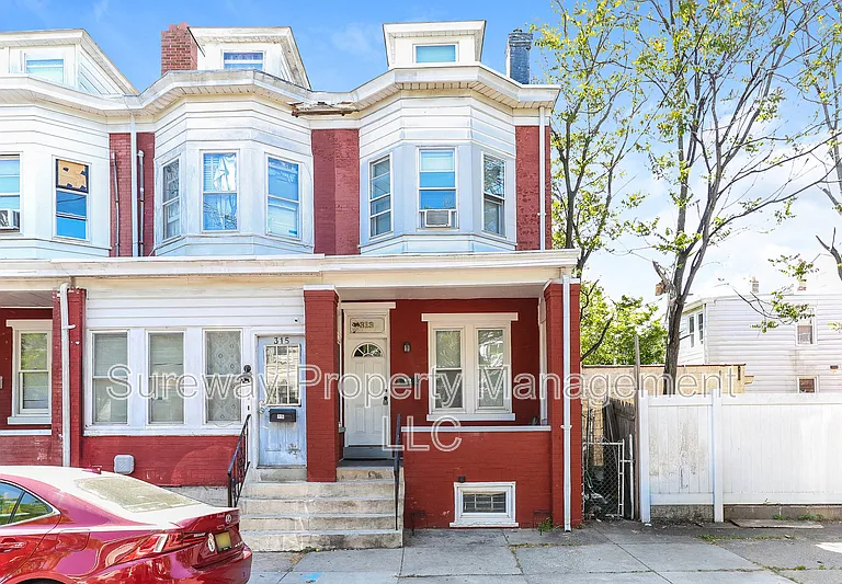 313 Home Ave — Photo 1