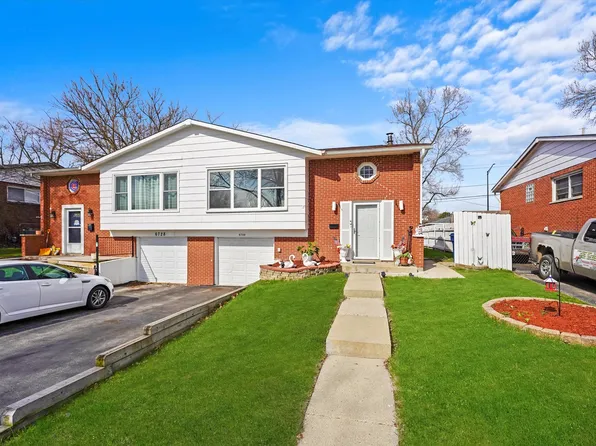 6730 Valley View Rd, Hanover Park, IL 60133