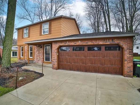 4155 Liberty Dr, Orchard Park, NY 14127