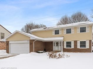1234 E Vargo Ln, Arlington Heights, IL 60004