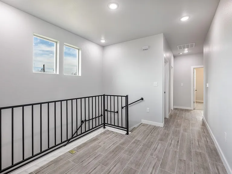 600 Kimbro B St — Photo 12