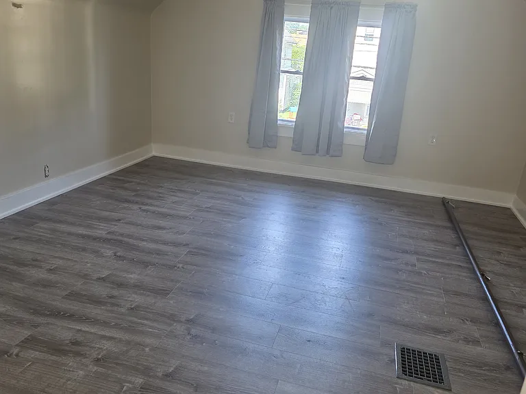 1148 Smith Ave SW — Photo 2