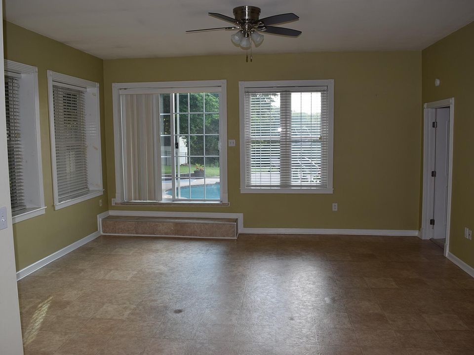 2nd image of 800 View West Dr