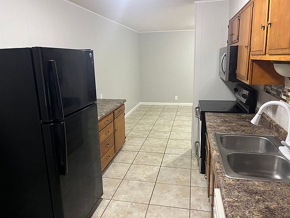 2nd image of 303 S 10th St #303