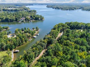 16512 Harbor View Rd, Charlotte, NC 28278