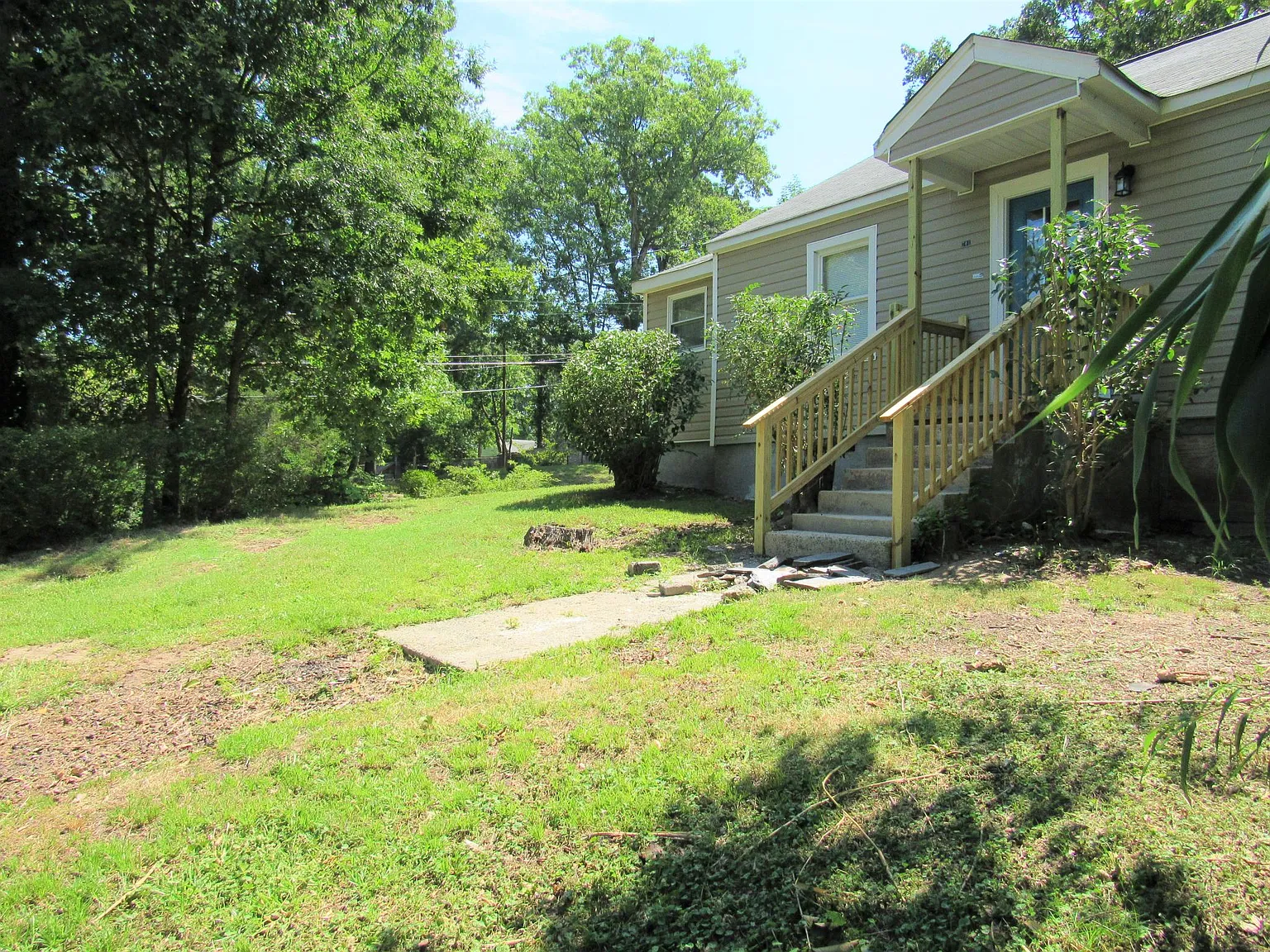 701 Bernice St — Photo 3