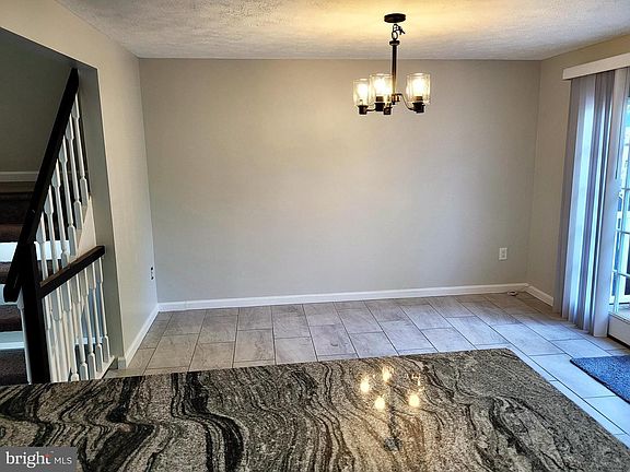 3rd image of 1110 Cavendish Dr