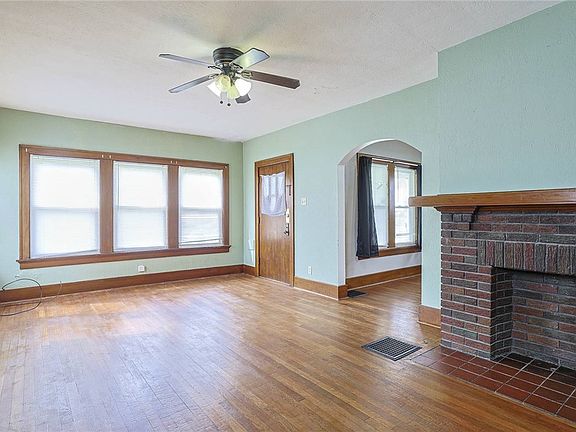 4th image of 45 E Hillcrest Ave