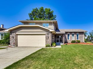 15604 Rob Roy Dr, Oak Forest, IL