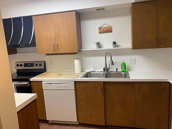 4th image of 14137 N Cabana St #1