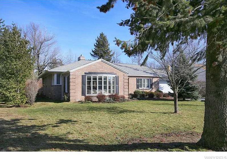 1st image of 119 Lake Ledge Dr