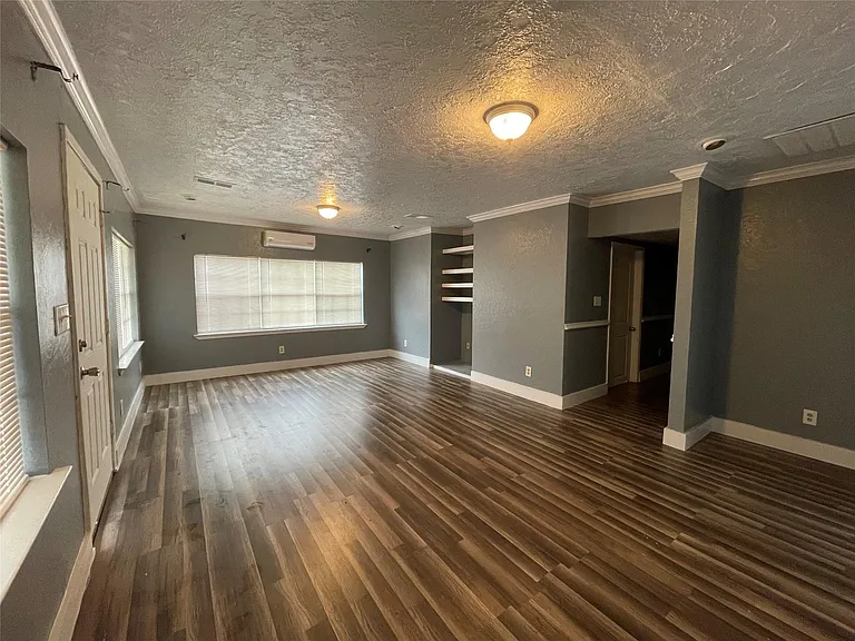 111 Cronin Rd — Photo 4