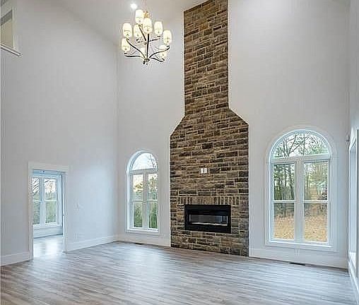 3rd image of 101 Mollholland Blvd