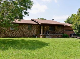 307 E Barclay St, Henryetta, OK 74437