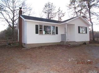 288 South St, Manorville, NY