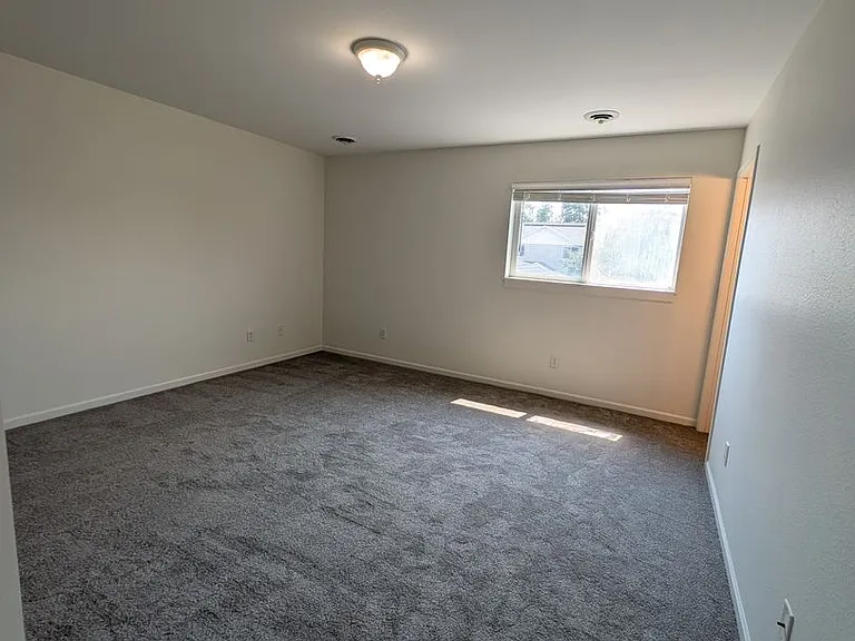 1115 W Park Ave — Photo 6
