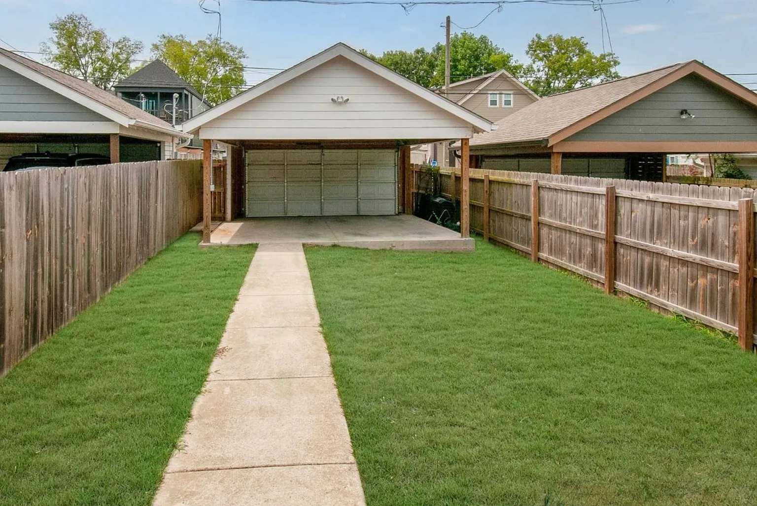 4 bed, 1983 sqft, $4,000 — Photo 2