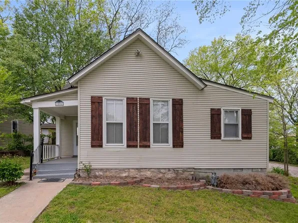 1006 Oakley Ave, Kansas City, MO 64127