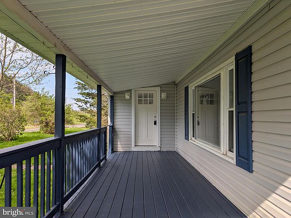 4th image of 3799 Deer Creek Rd
