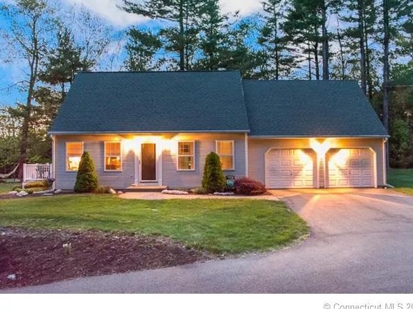 18 Stafford Rd, Ellington, CT 06029