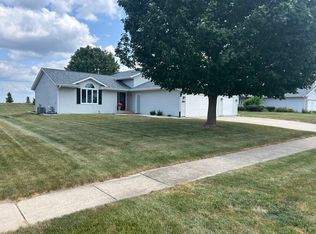 2920 Kregel Dr, Rockford, IL 61109