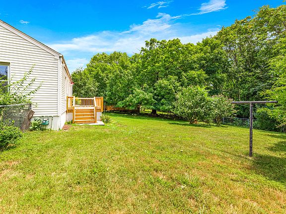 5th image of 12 Upland Dr