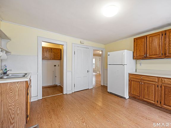 4th image of 57 Workman Avenue