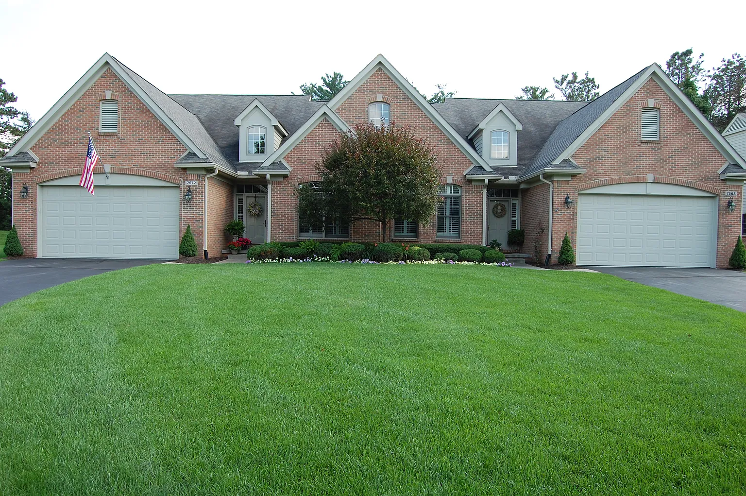 7568 Brookdale Ct photo 1