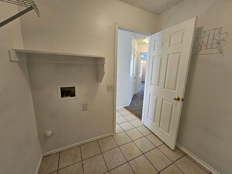 1128 Marshall Dr — Photo 21